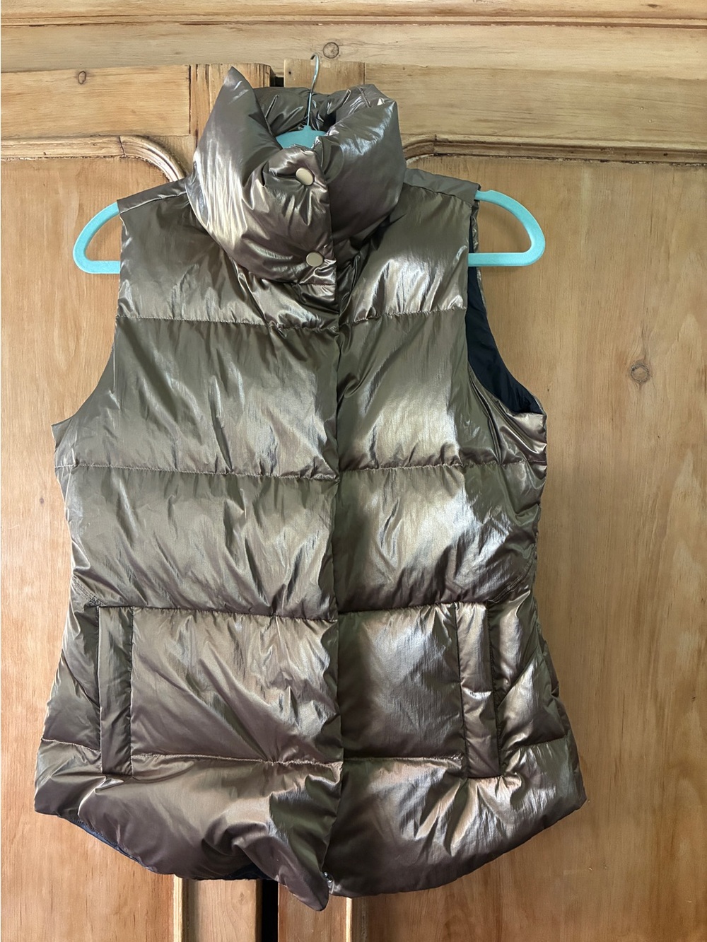 Athleta Downtown Puffer Vest Metallic Bronze Gold Down Filled 983667-01 Womens M